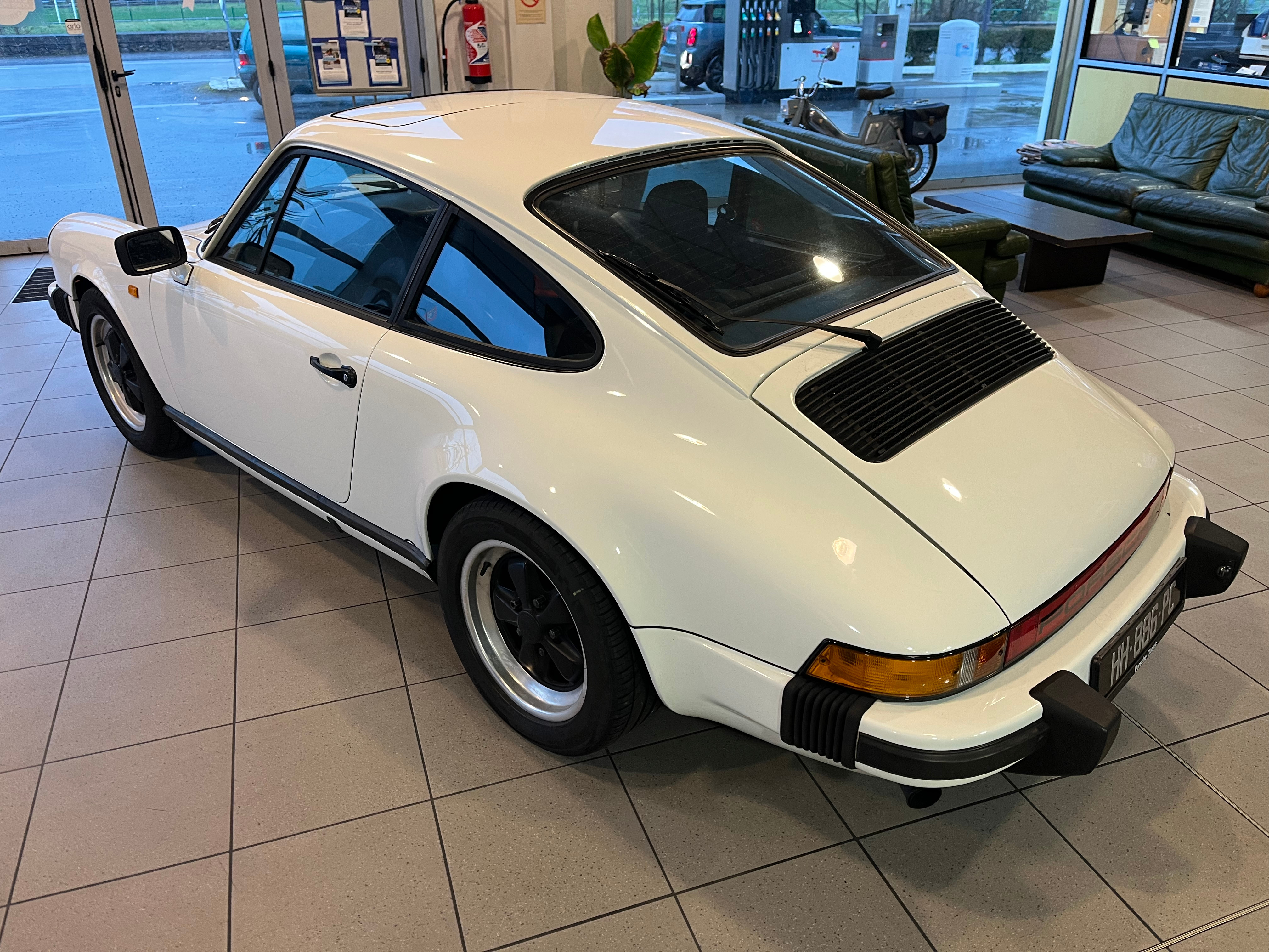 PORSCHE 911 1981