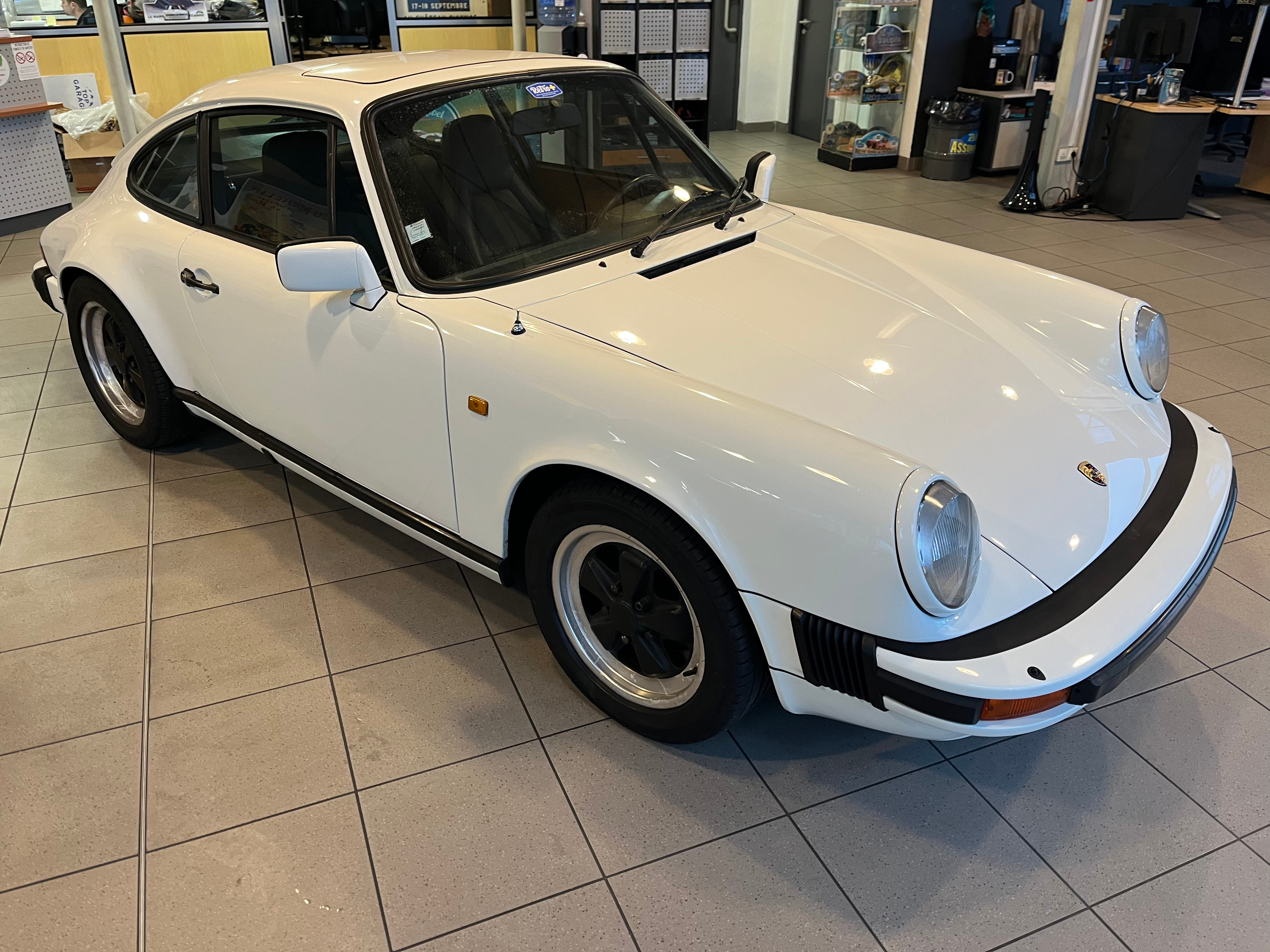PORSCHE 911 1981