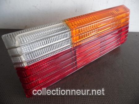 CABOCHON FEU ARRIERE DROIT PEUGEOT 305