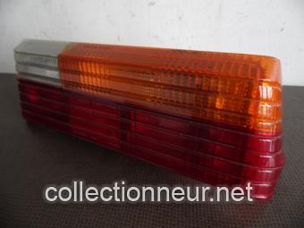 CABOCHON FEU ARRIERE DROIT PEUGEOT 305