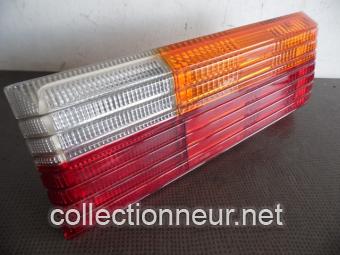 CABOCHON FEU ARRIERE DROIT PEUGEOT 305