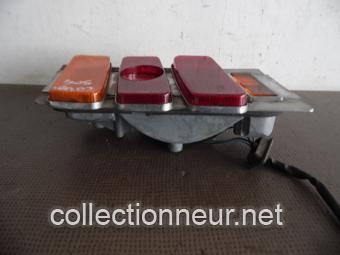 FEU ARRIERE GAUCHE PEUGEOT 504 COUPE / CABRIOLET