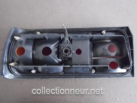 CABOCHON FEU ARRIERE DROIT 63211385382 BMW E30