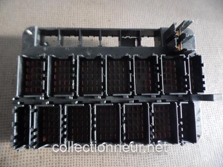 PLATINE PORTE FUSIBLES ET RELAIS 94461011000 PORSCHE 944-2