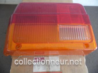 CABOCHON FEU ARRIERE GAUCHE AUSTIN ROVER / MG METRO