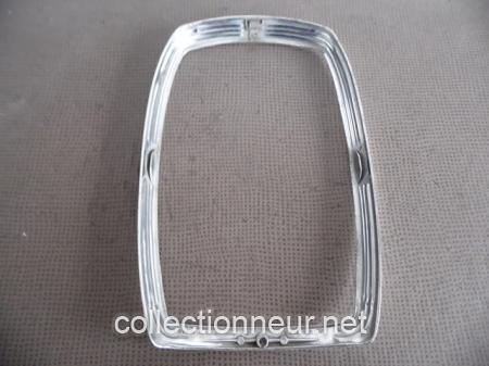 ENJOLIVEUR DE PHARE 1305542052 / A1158260089 MERCEDES W114 / W115